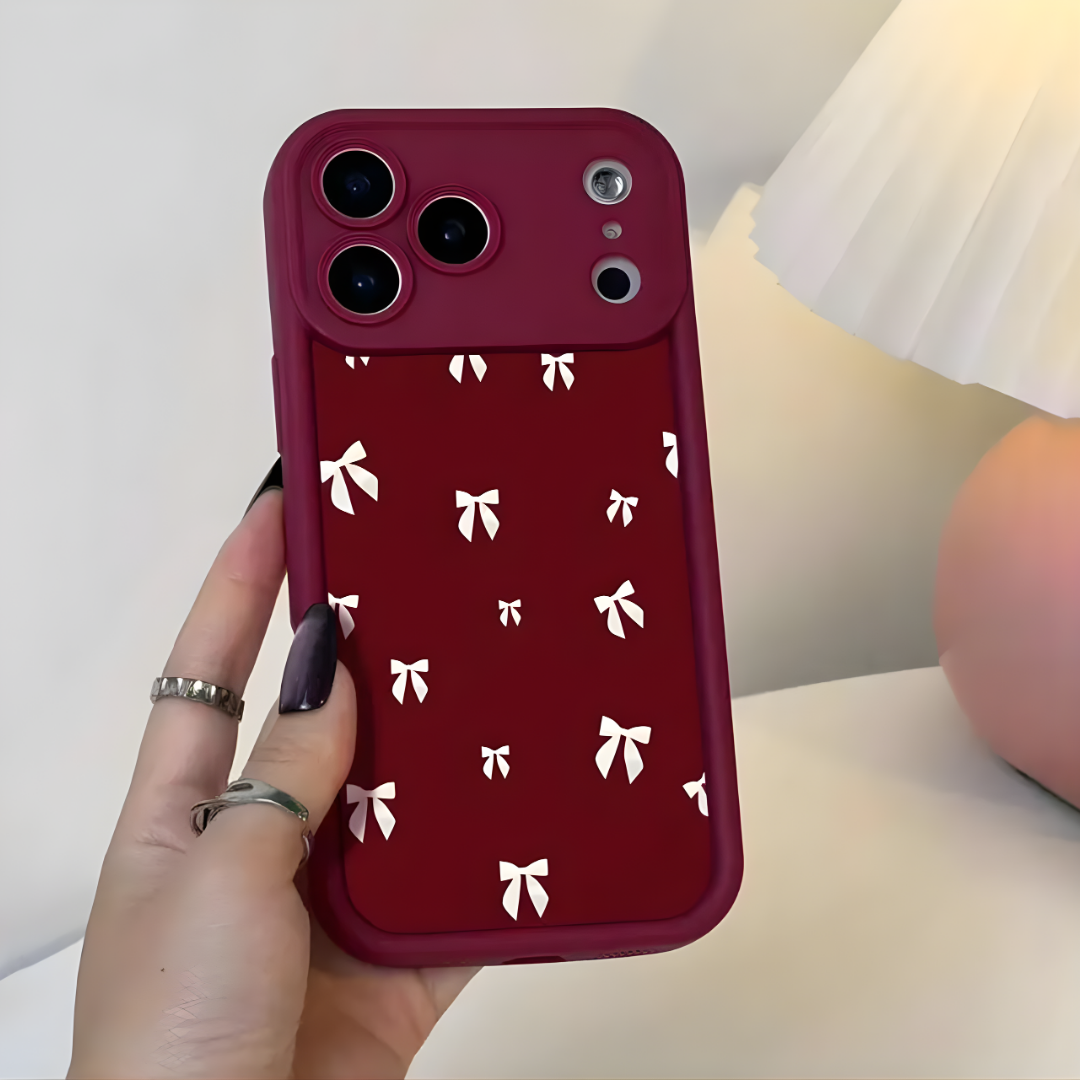 Protector Ribbon Chic – Edición Deep Wine con Lazos Minimalistas