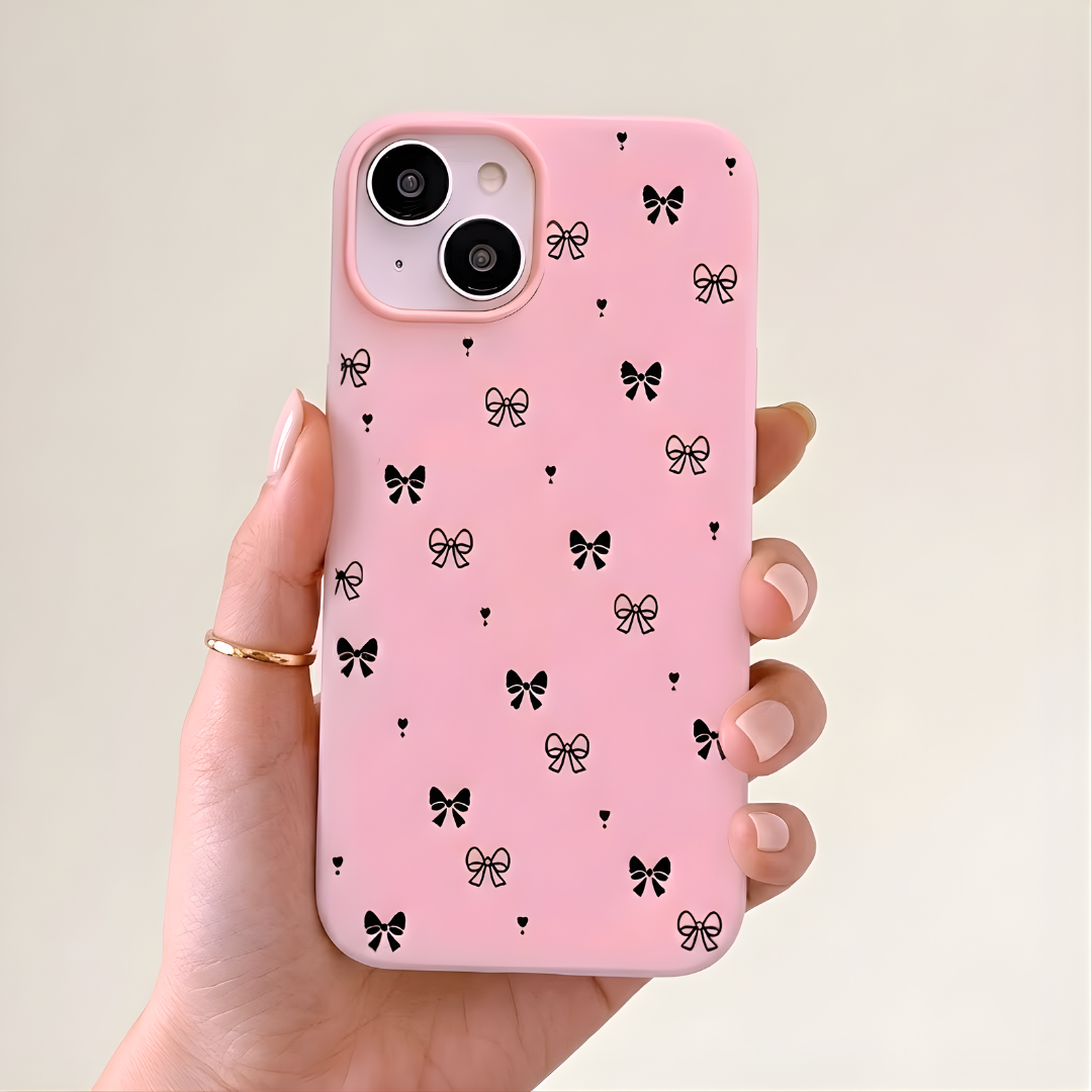 Protector Soft-Touch con Estampado de Lazos Negros — Estética Kawaii — iPhone Compatible 14 Pro Max