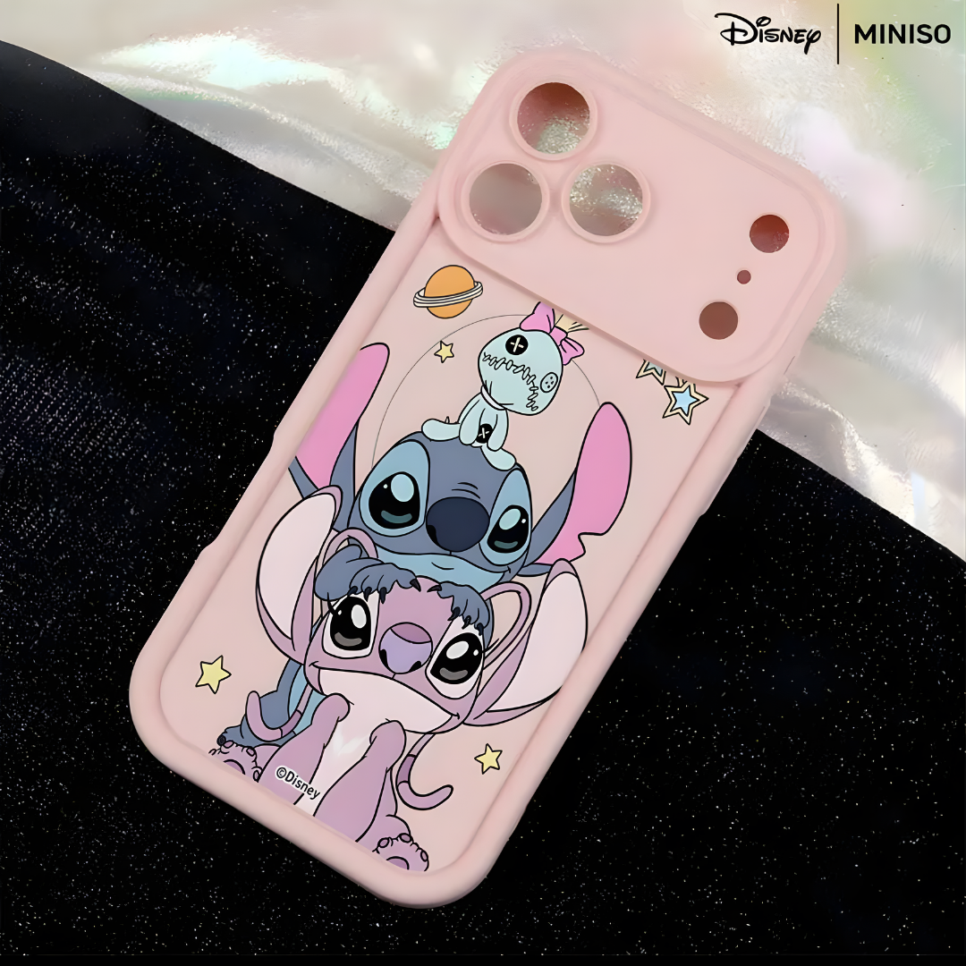 Protectora Cosmic Cuddle – Edición Pink Galaxy con Amigos Intergalácticos/ Compatible para iPhone 13-14